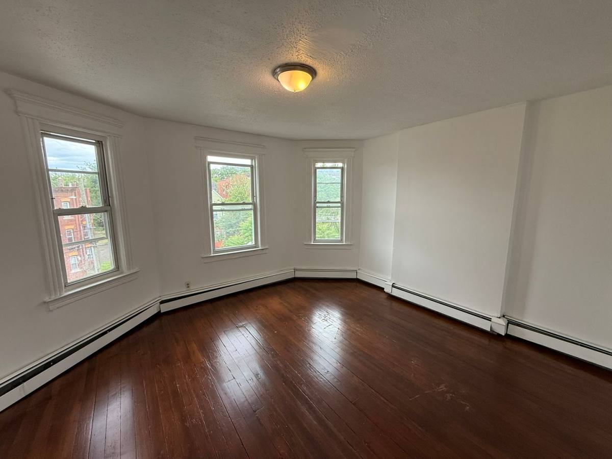 Apartment for rent at 122-124 Shultas Place, Hartford, CT 06114