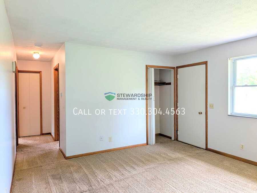 Apartment for rent at 3302 Highland Park NE, North Canton, OH 44720