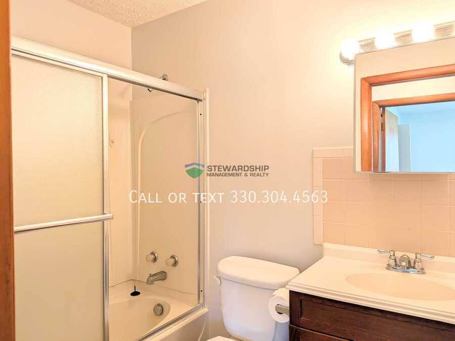 Apartment for rent at 3302 Highland Park NE, North Canton, OH 44720