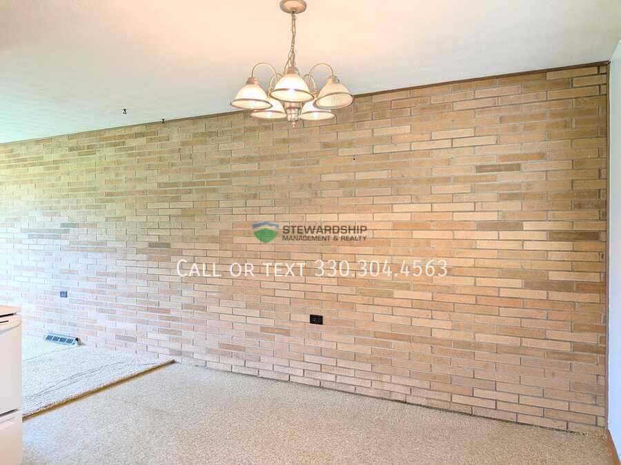 Apartment for rent at 3302 Highland Park NE, North Canton, OH 44720
