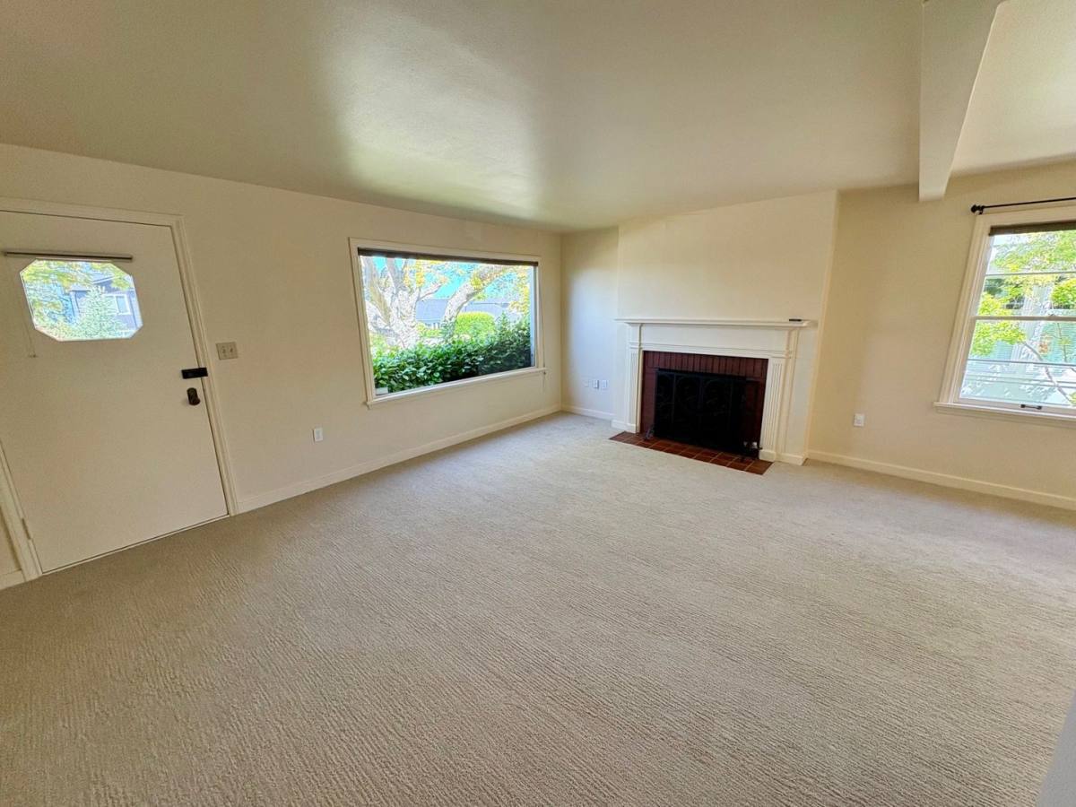 House for rent at 3038 W Viewmont Way, Seattle, WA 98199