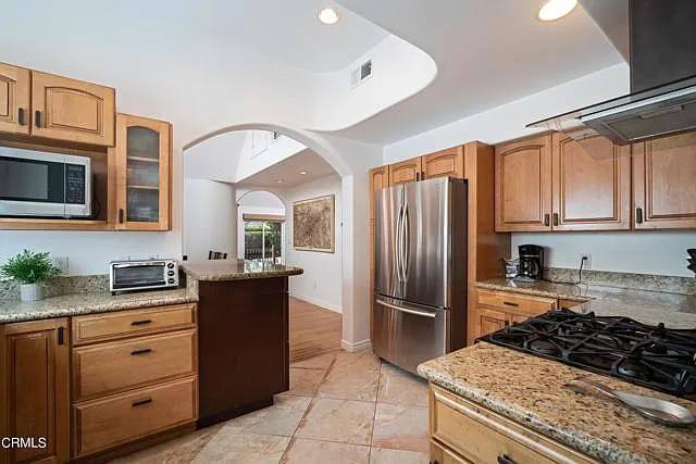 Apartment for rent at 748 N La Jolla Ave #748, Los Angeles, CA 90046