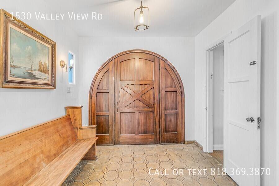 House for rent at 1530 Valley View Rd, Glendale, CA 91202