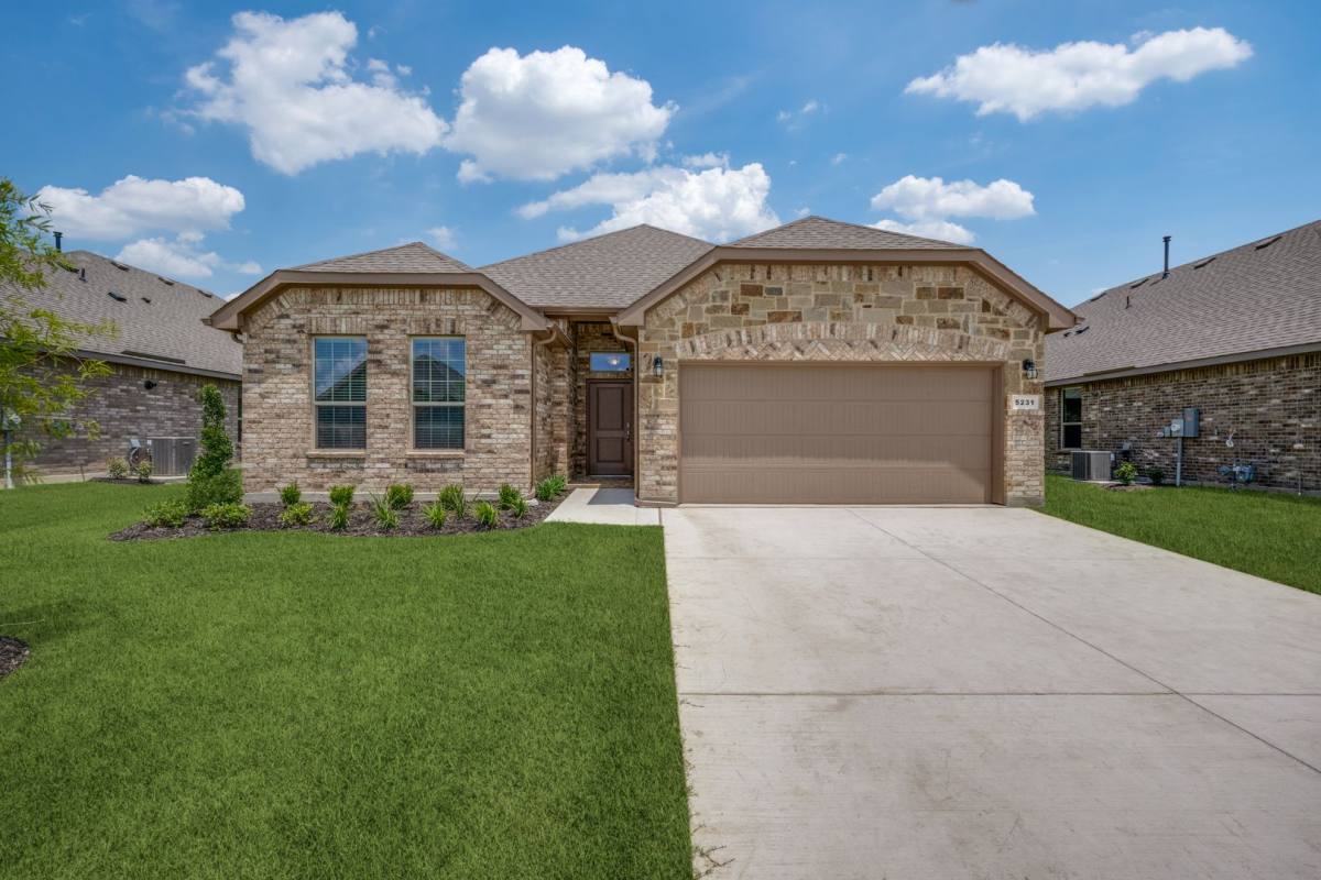 House for rent at 5231 Meadow Lane, Krum, TX 76249