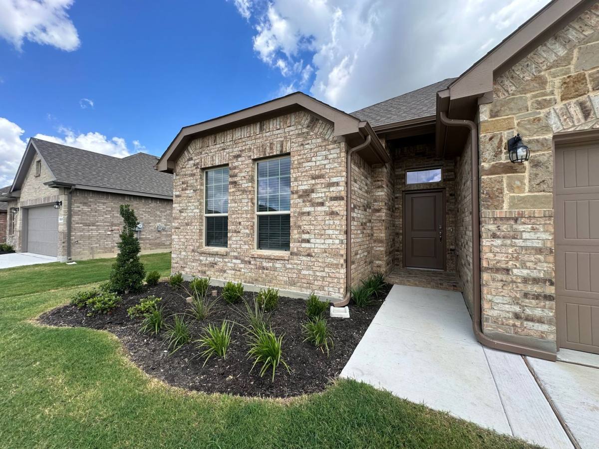 House for rent at 5231 Meadow Lane, Krum, TX 76249