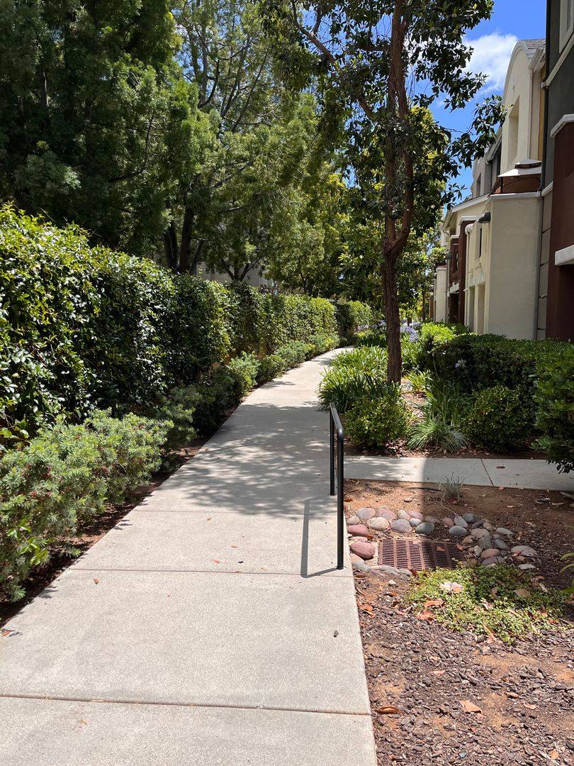 Townhouse for rent at 4667 Central Plaza, San Diego, CA 92123
