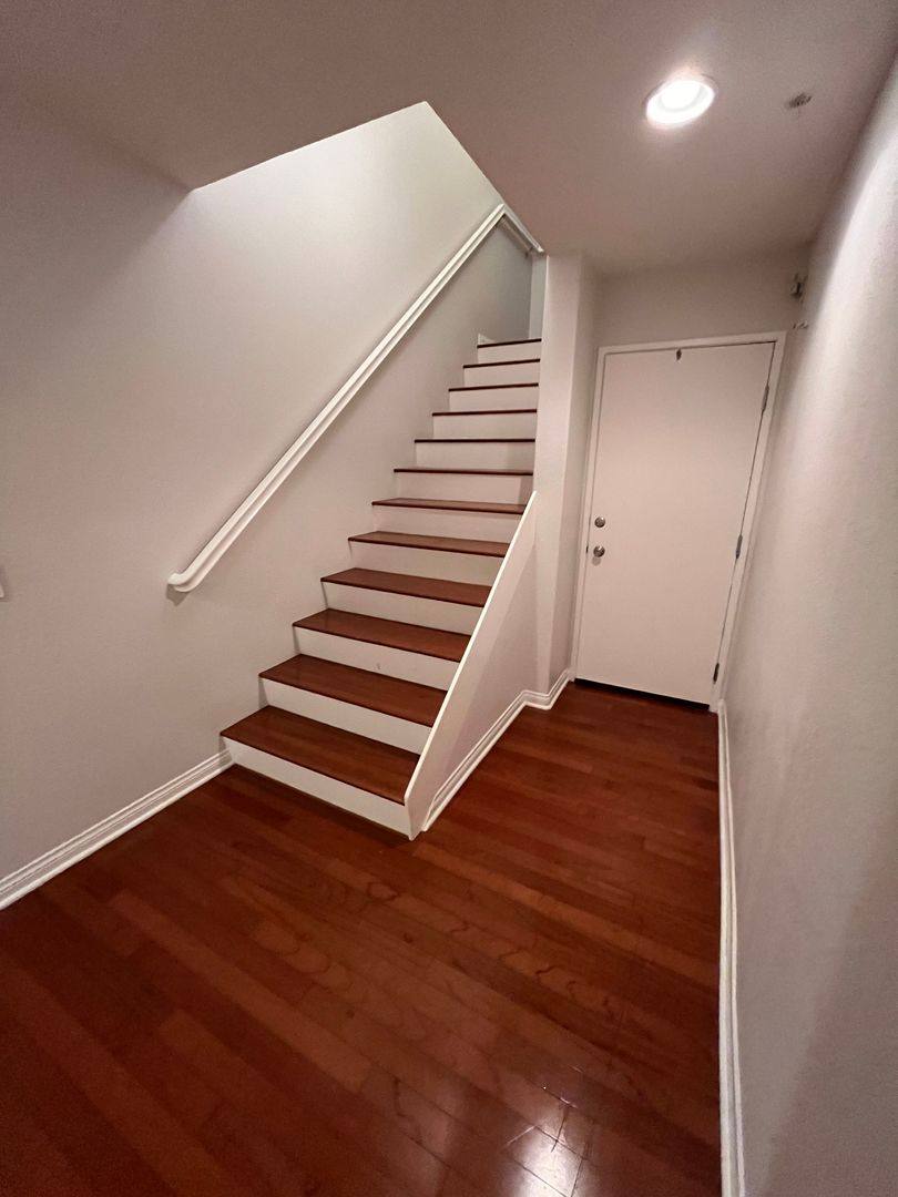 Townhouse for rent at 4667 Central Plaza, San Diego, CA 92123