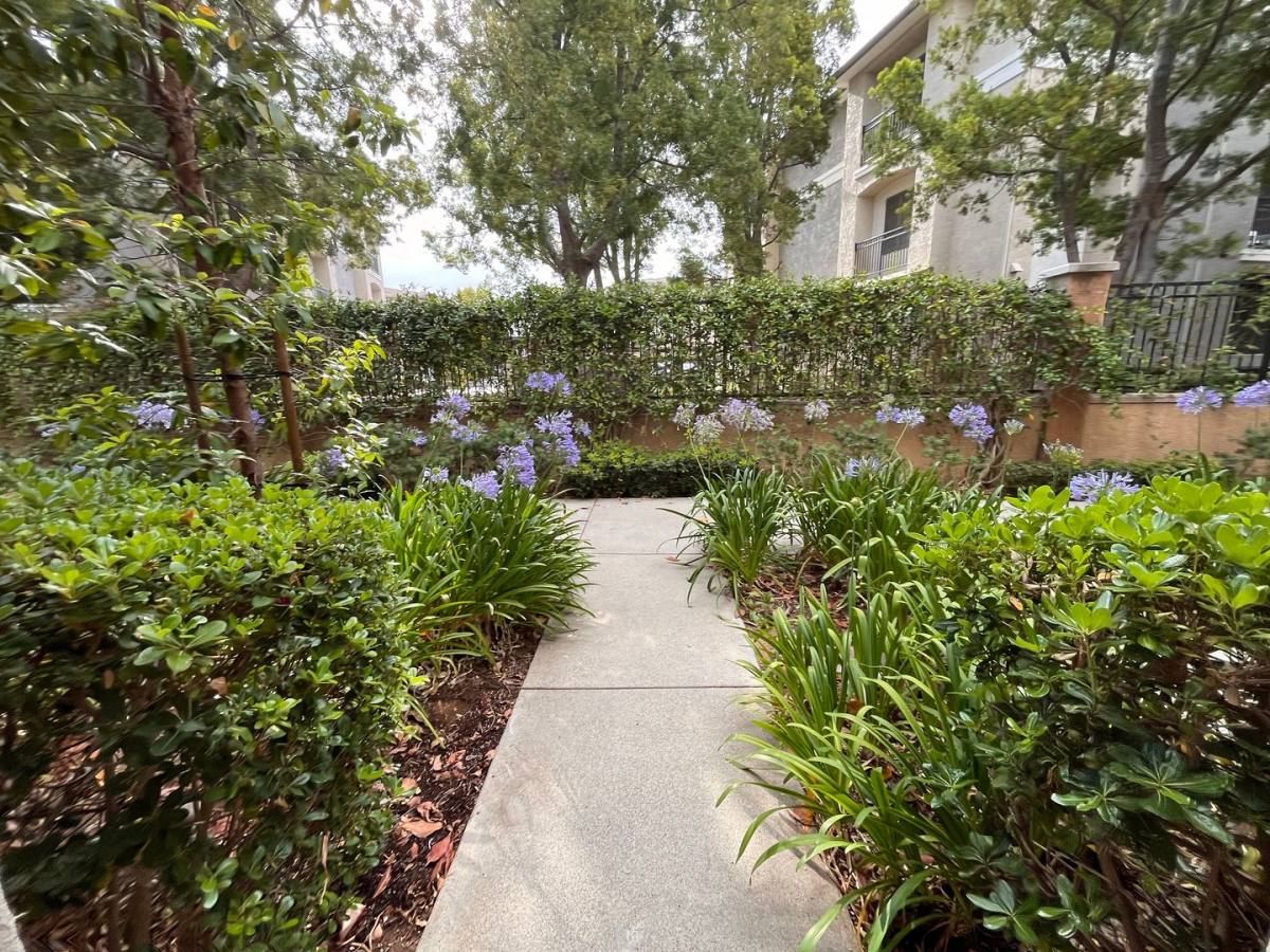 Townhouse for rent at 4667 Central Plaza, San Diego, CA 92123