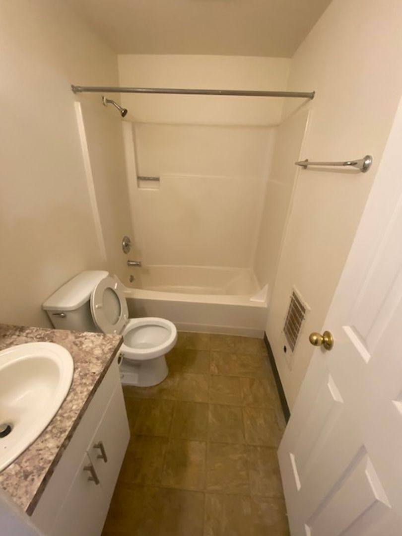 Apartment for rent at 1729 E Murton St, Vancouver, WA 98661