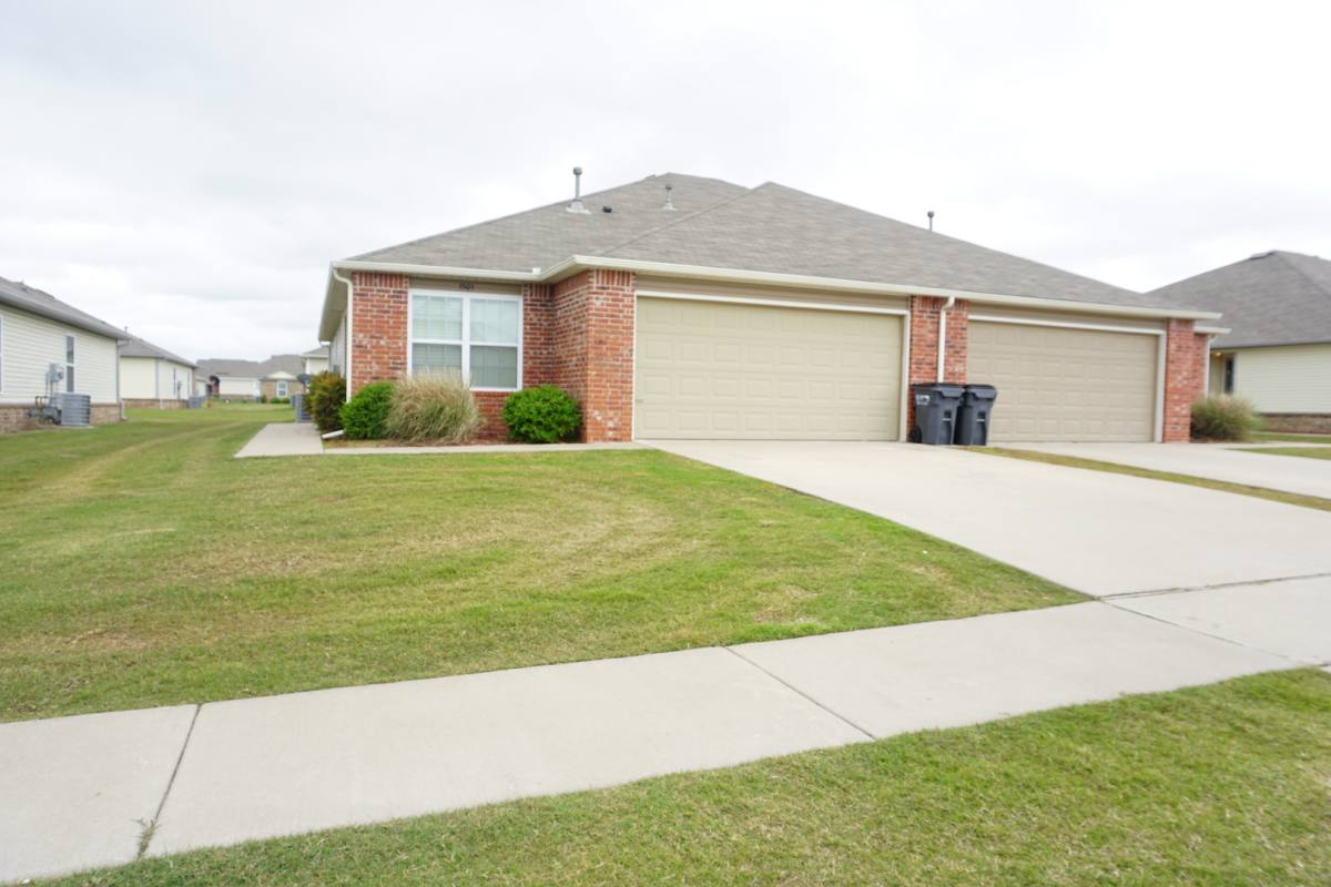 Apartment for rent at 3501 - 3503 E Hudson St, Broken Arrow, OK 74014