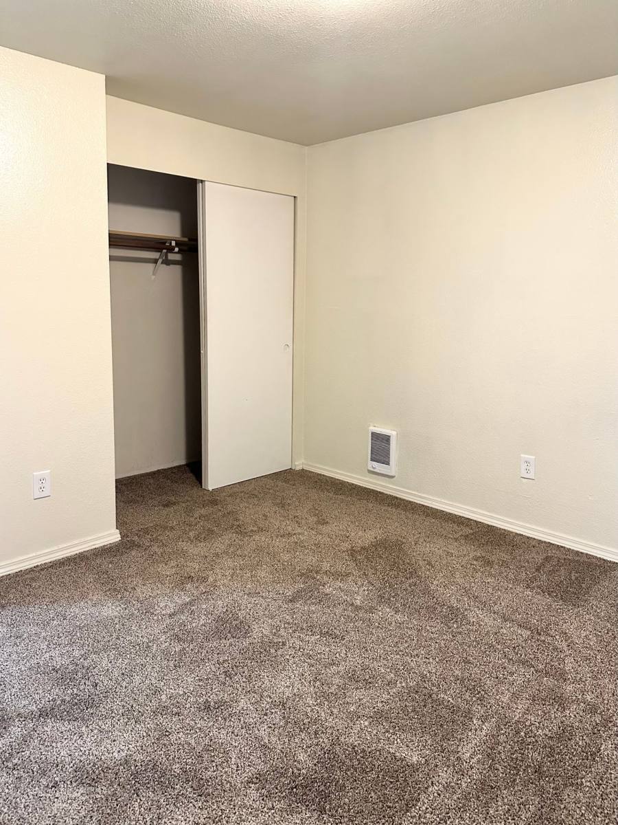 Apartment for rent at 12313-12325 107th Ave Court E, Puyallup, WA 98374