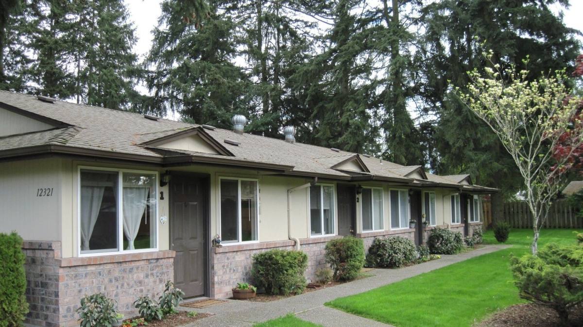 Apartment for rent at 12313-12325 107th Ave Court E, Puyallup, WA 98374