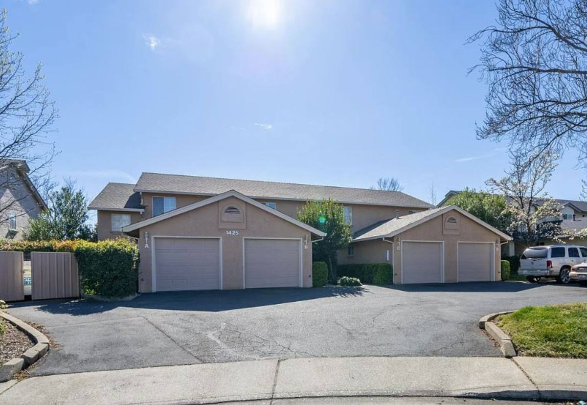 Apartment for rent at 1425 Serrano Place, Redding, CA 96003