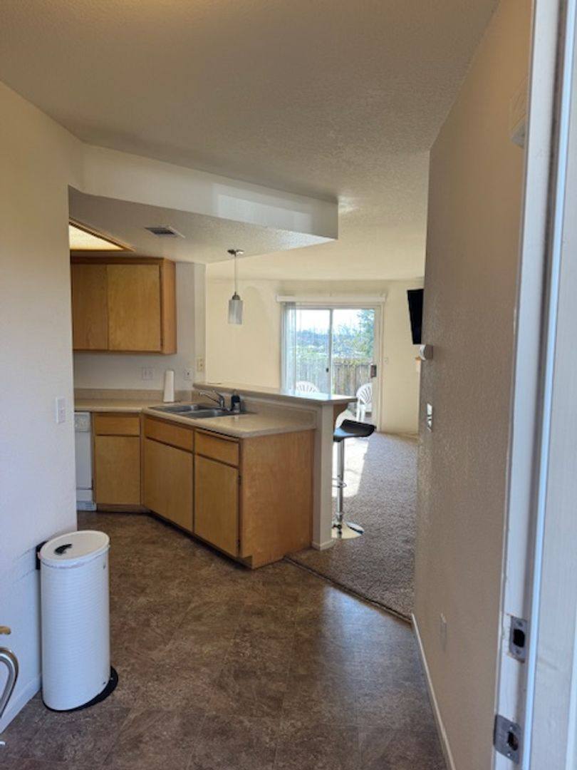 Apartment for rent at 1425 Serrano Place, Redding, CA 96003