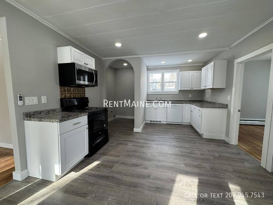 Apartment for rent at 6 Woodman Ave #1, Fairfield, ME 04937