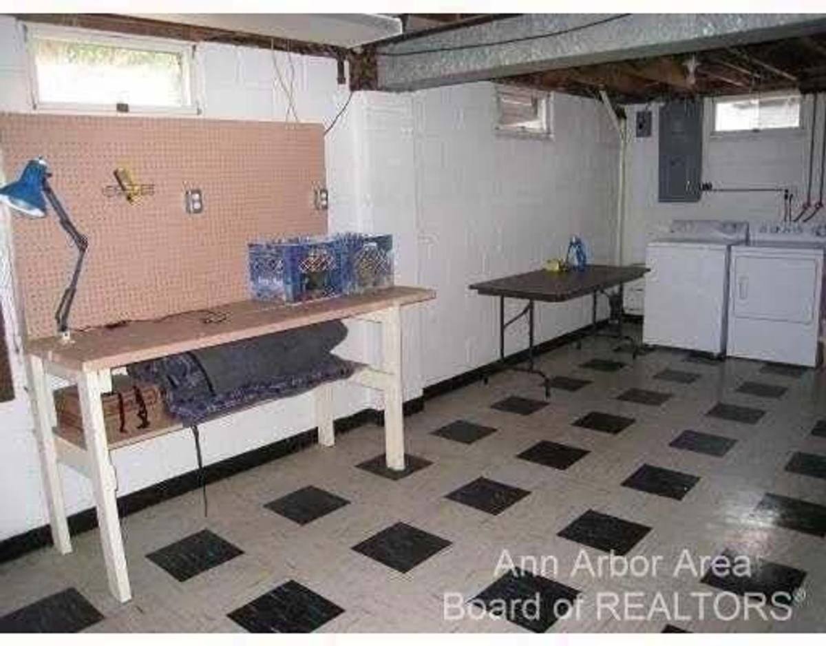 House for rent at 7425 Ann Arbor Rd, Dexter, MI 48130