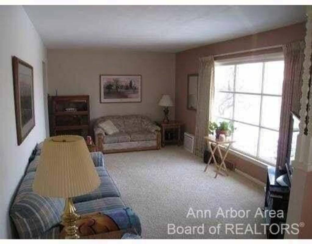House for rent at 7425 Ann Arbor Rd, Dexter, MI 48130