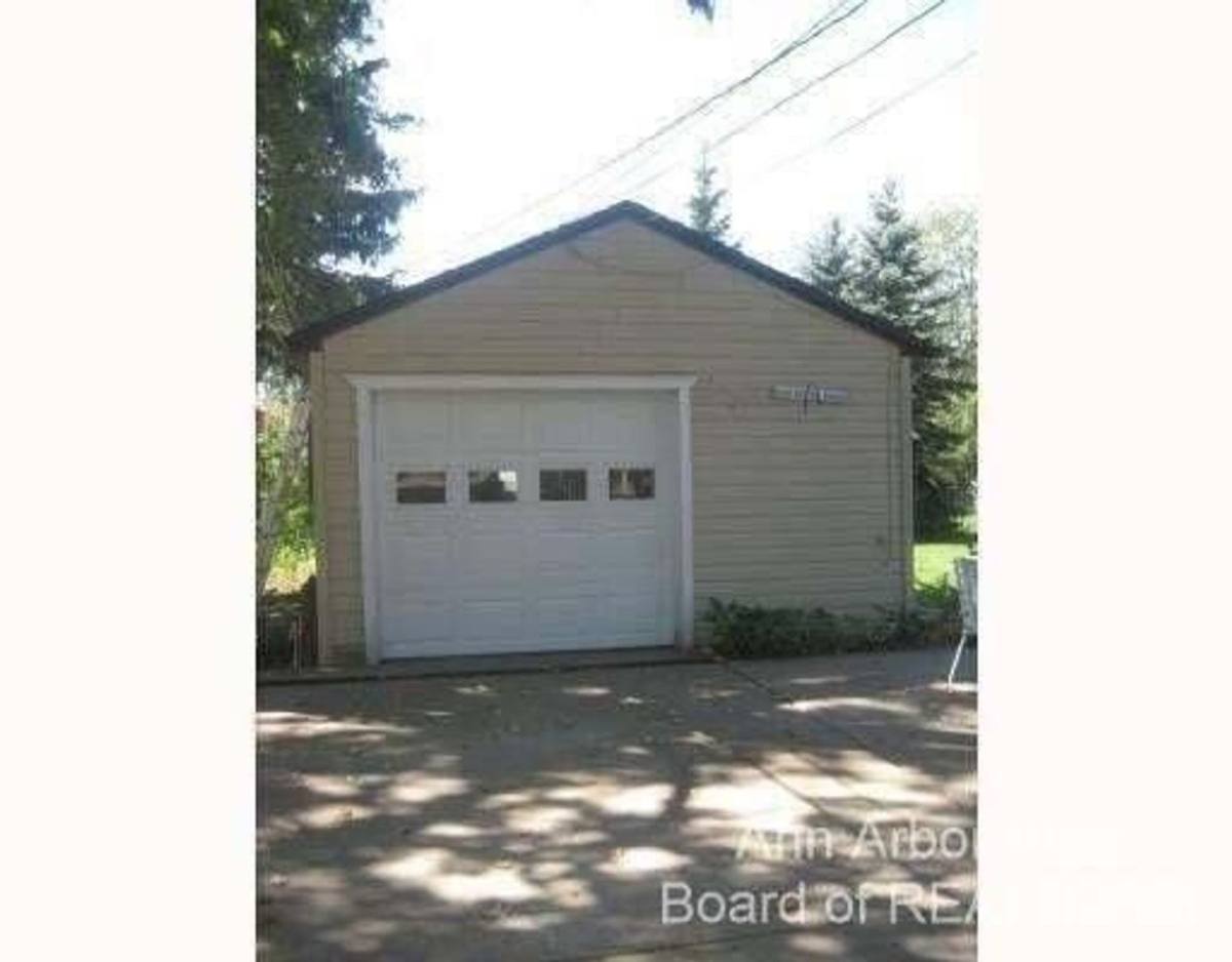 House for rent at 7425 Ann Arbor Rd, Dexter, MI 48130