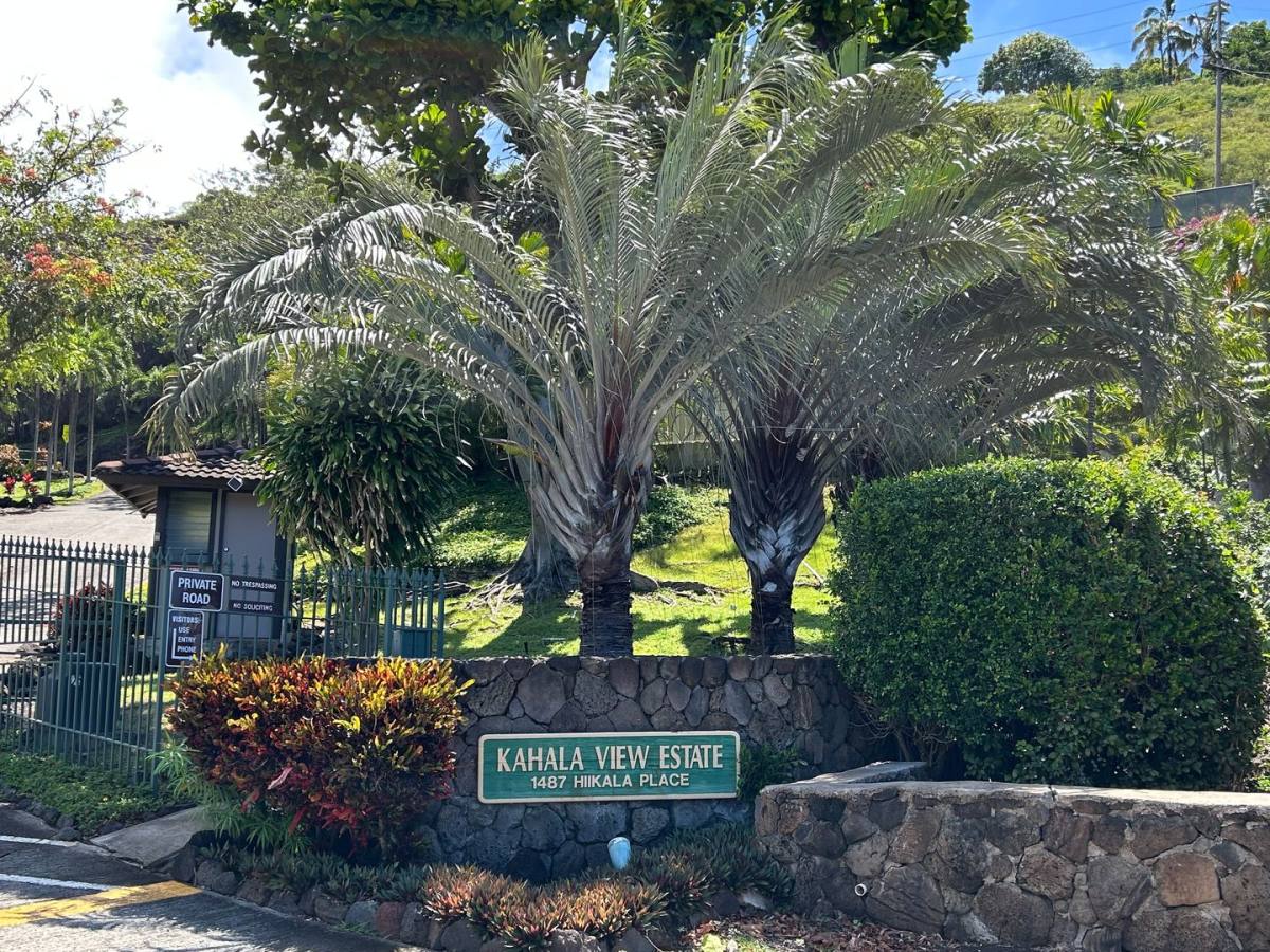 Townhouse for rent at 1487 Hiikala Place, Honolulu, HI 96816