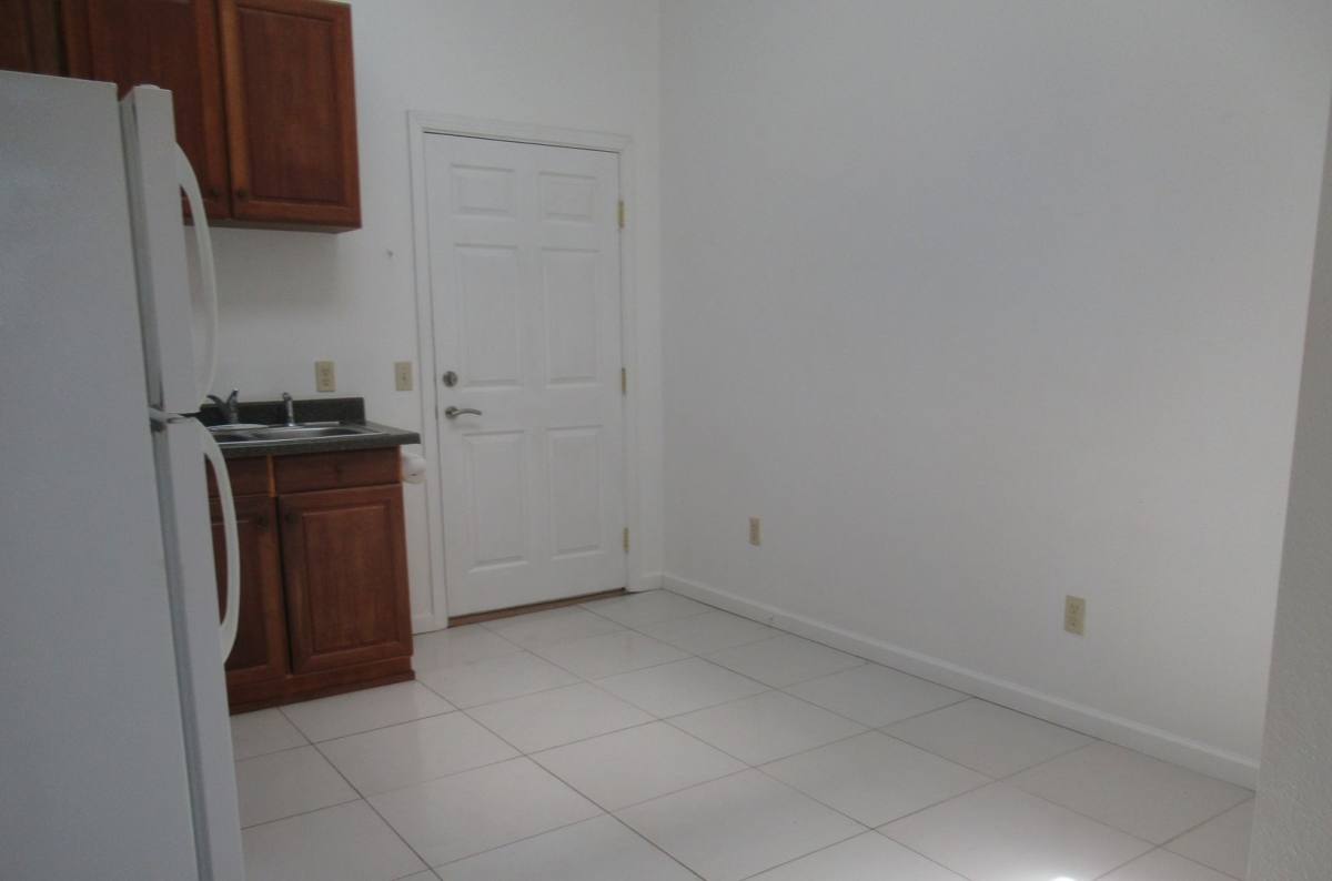 Apartment for rent at 132 W Sycamore St, Willows, CA 95988