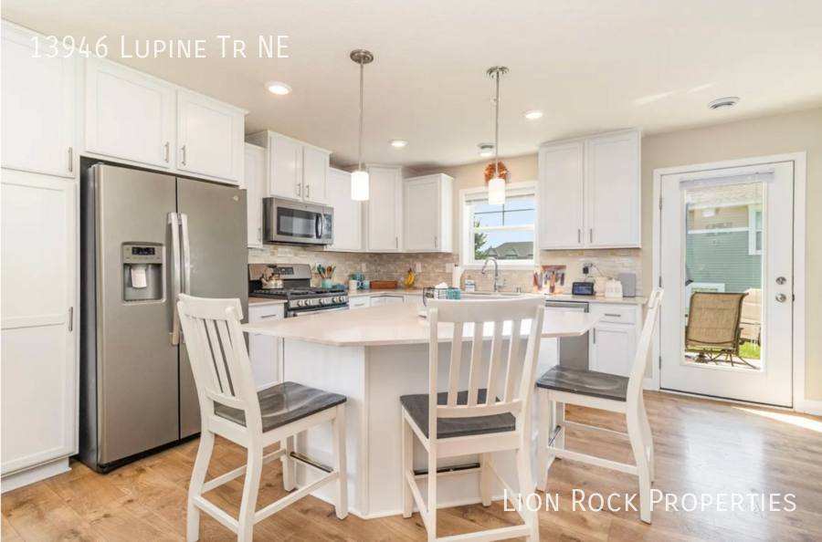 Townhouse for rent at 13946 Lupine Tr NE, Prior Lake, MN 55372
