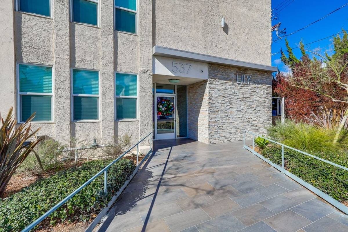Apartment for rent at 537 Hyde Park Blvd #312, Inglewood, CA 90302