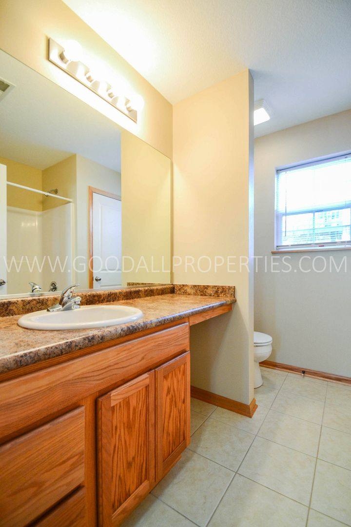 Townhouse for rent at 4308 152nd Place, Urbandale, IA 50323