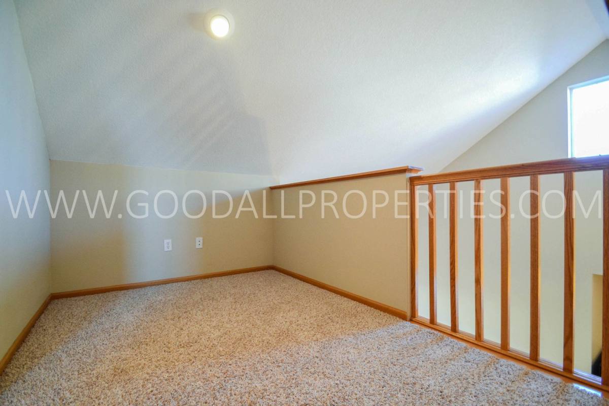 Townhouse for rent at 4308 152nd Place, Urbandale, IA 50323