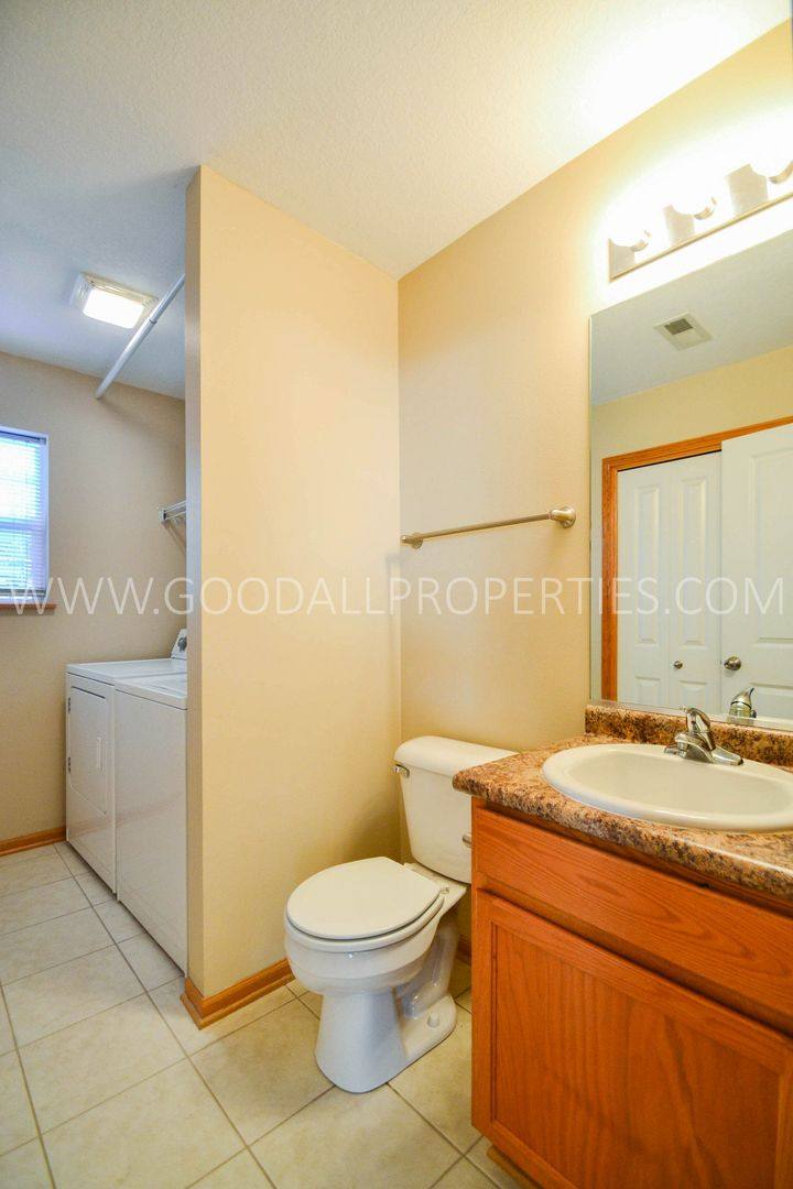 Townhouse for rent at 4308 152nd Place, Urbandale, IA 50323