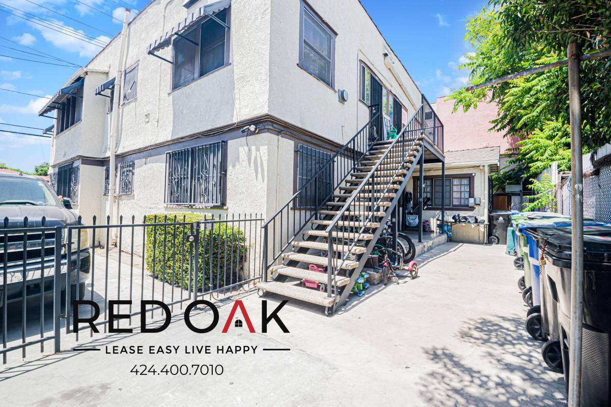 Apartment for rent at 4724 3 4 S Main St, Los Angeles, CA 90037