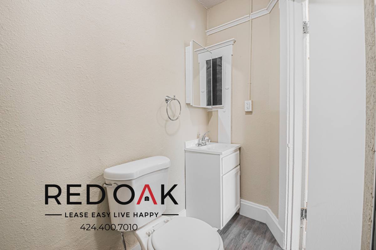 Apartment for rent at 4724 3 4 S Main St, Los Angeles, CA 90037