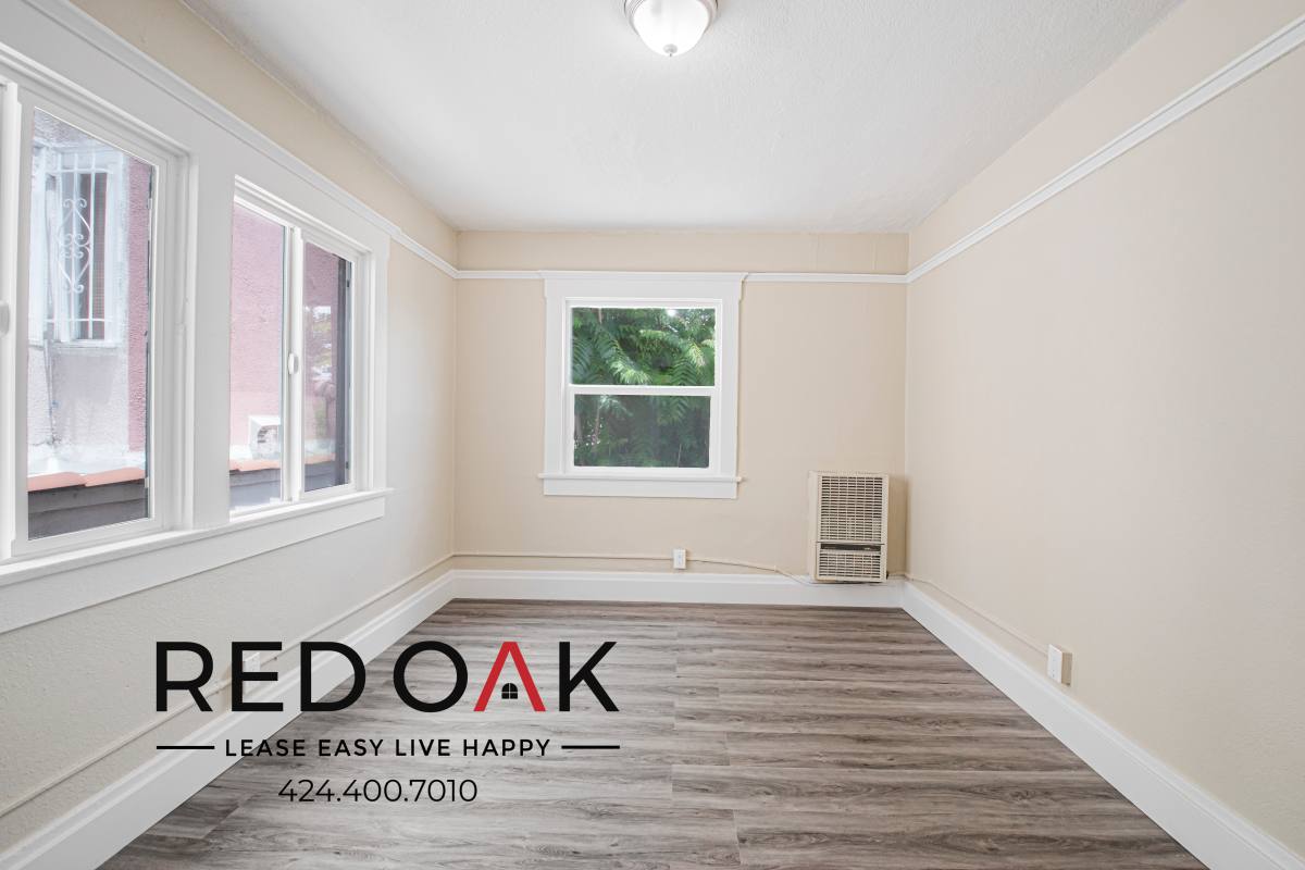 Apartment for rent at 4724 3 4 S Main St, Los Angeles, CA 90037