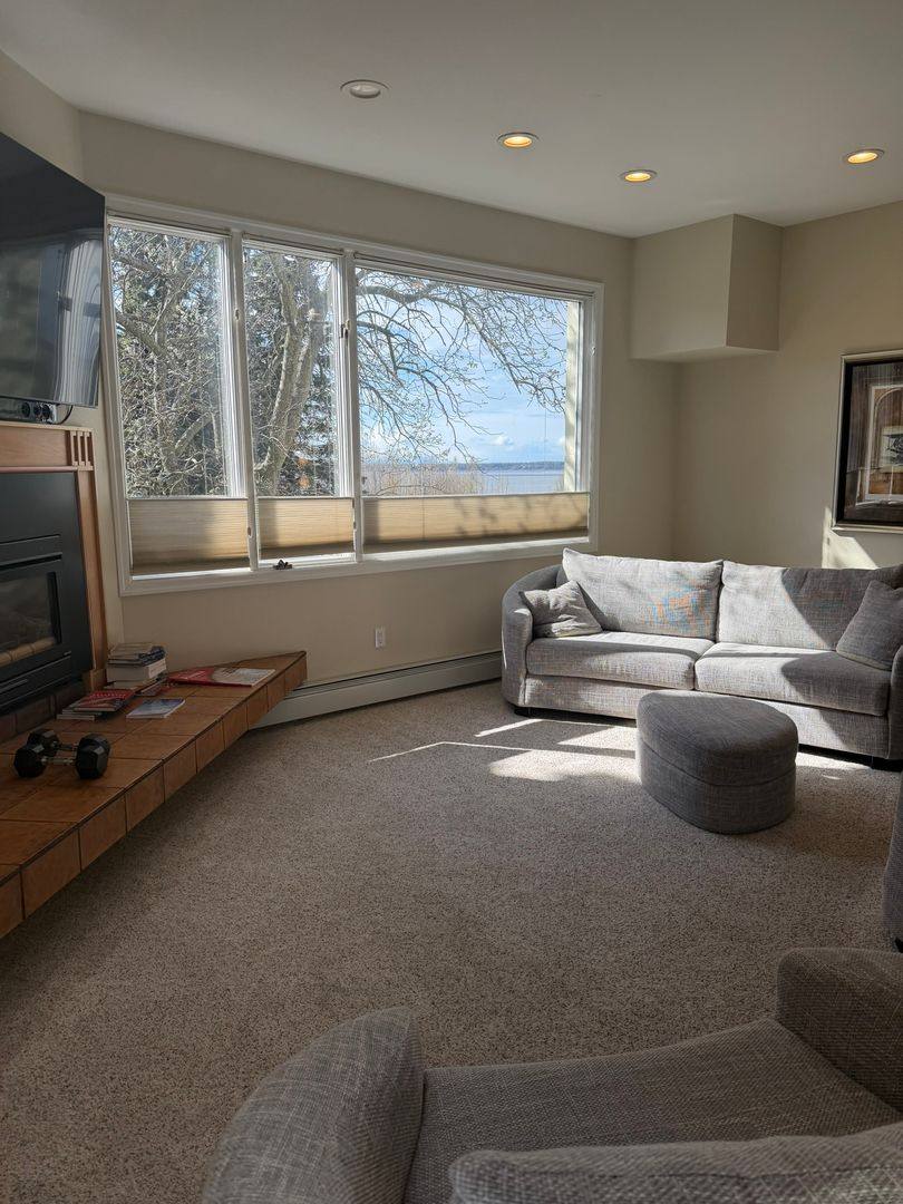 Townhouse for rent at 705 O St, Anchorage, AK 99501