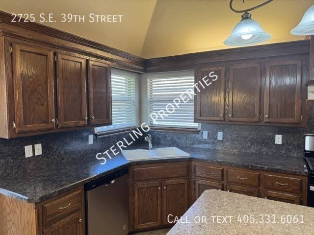 House for rent at 2725 SE 39th St, Oklahoma City, OK 73160