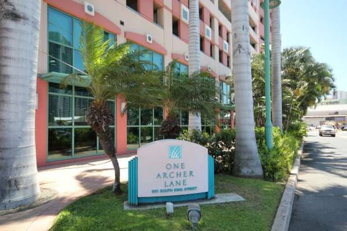 Apartment for rent at 801 S King St, Honolulu, HI 96813