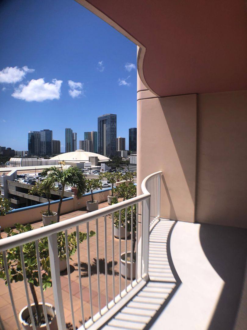 Apartment for rent at 801 S King St, Honolulu, HI 96813