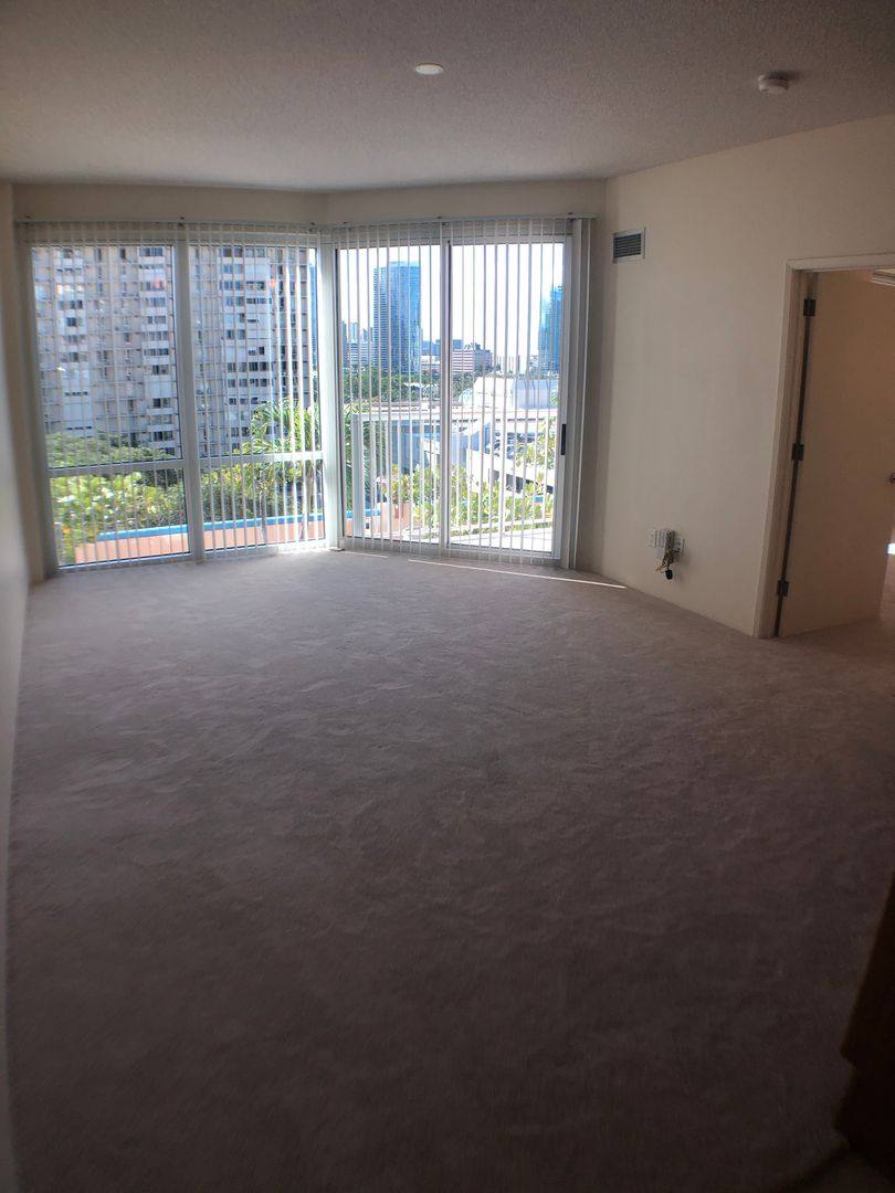 Apartment for rent at 801 S King St, Honolulu, HI 96813