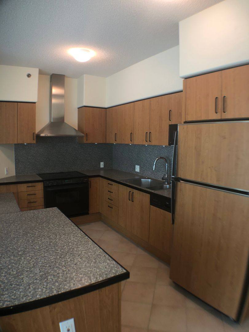 Apartment for rent at 801 S King St, Honolulu, HI 96813