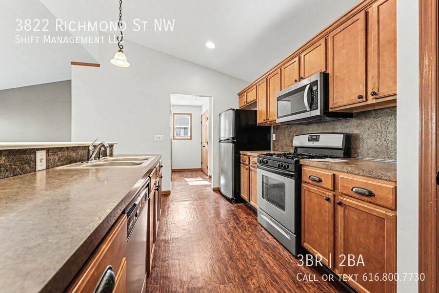 Apartment for rent at 3822 Richmond St NW, Grand Rapids, MI 49534