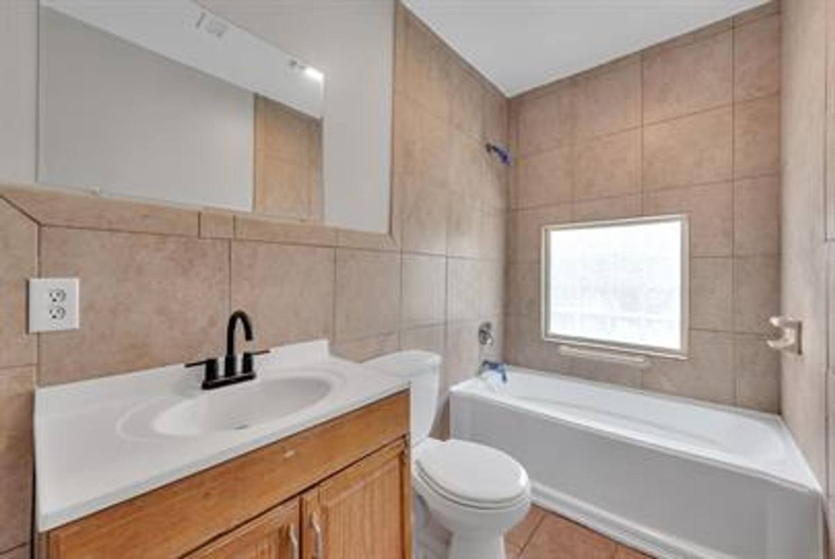 House for rent at 1009 Elkin St, Norfolk, VA 23523