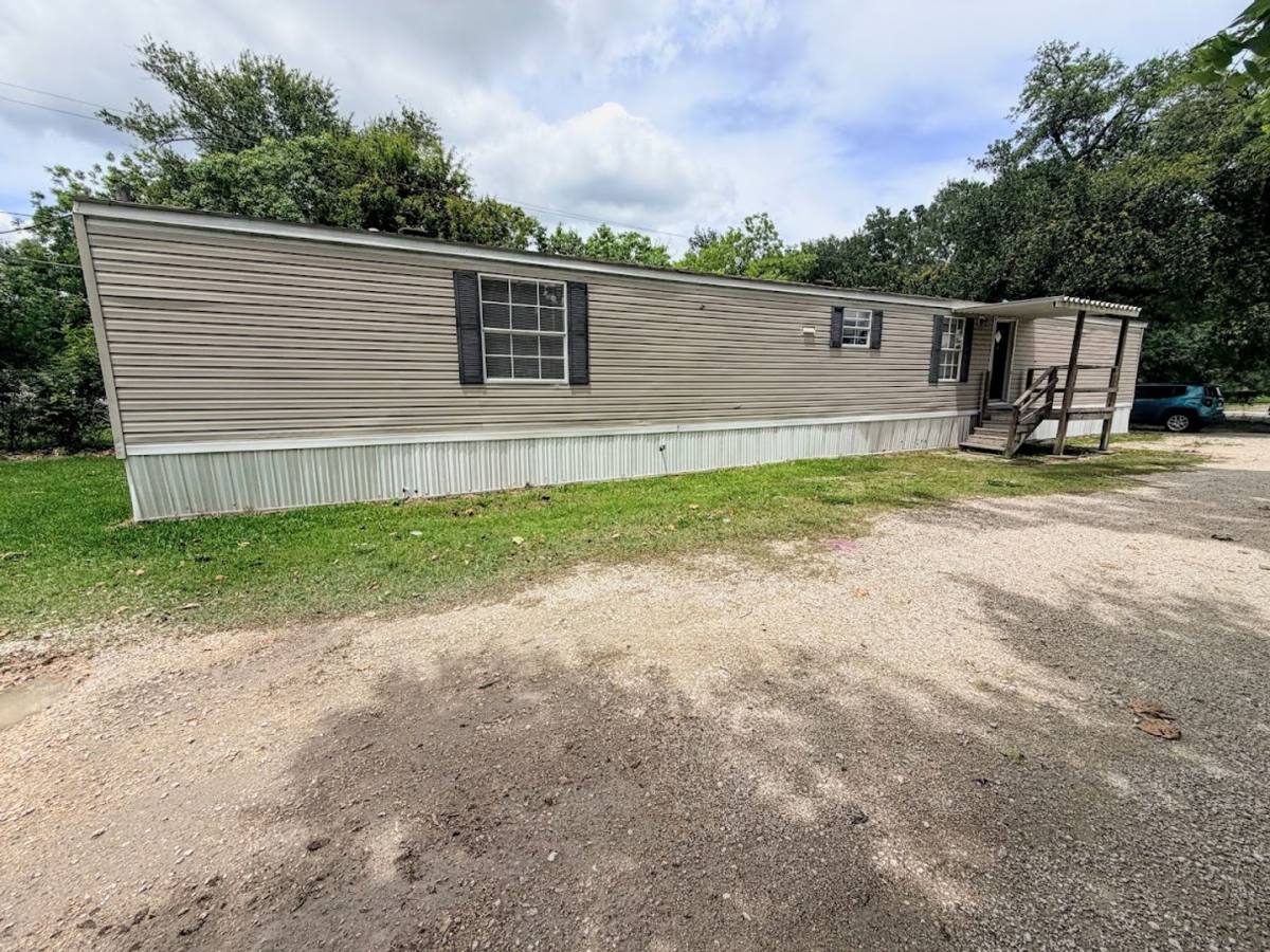 Apartment for rent at 625 N Claiborne St 1-4, Sulphur, LA 70663