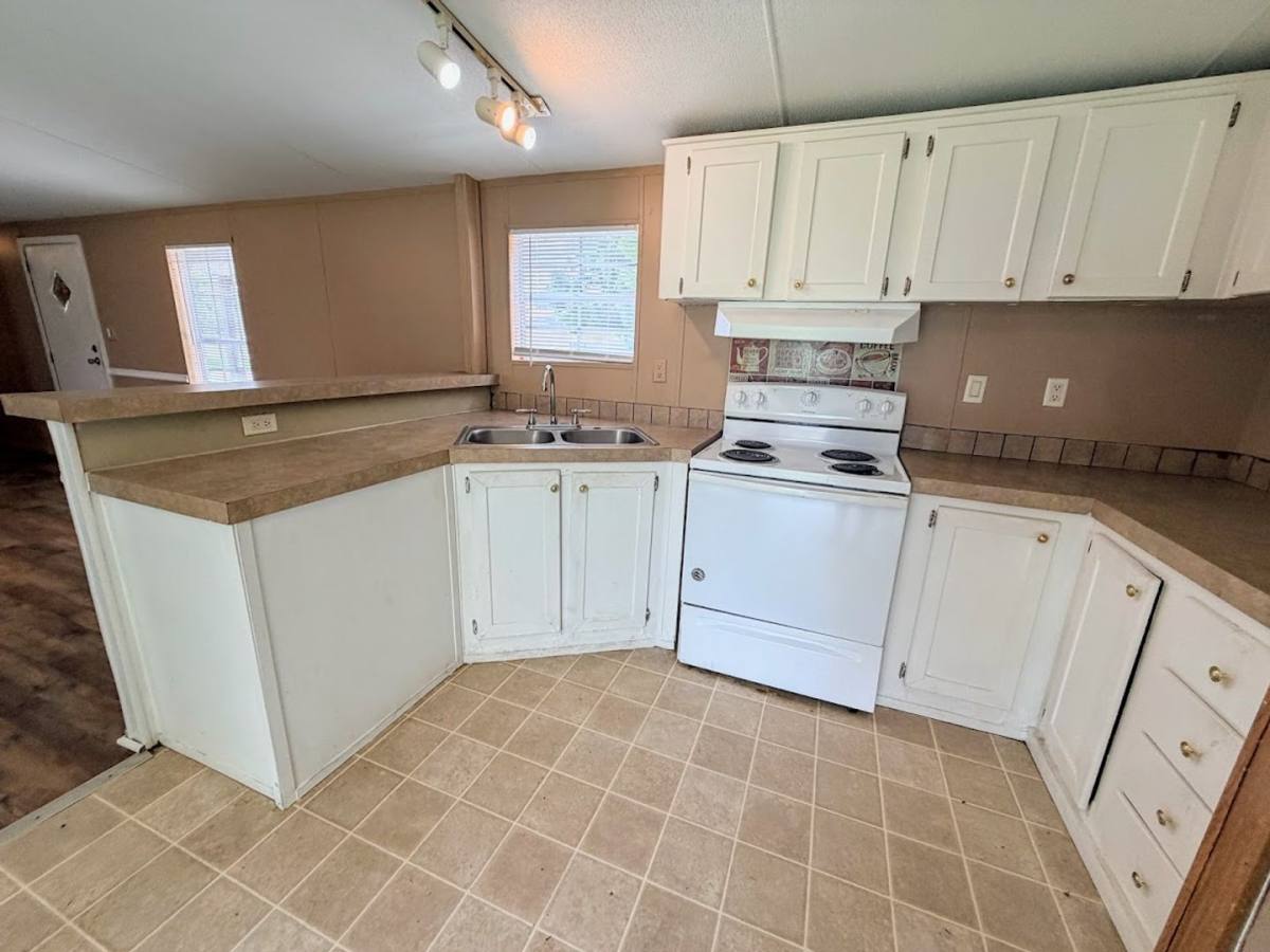 Apartment for rent at 625 N Claiborne St 1-4, Sulphur, LA 70663