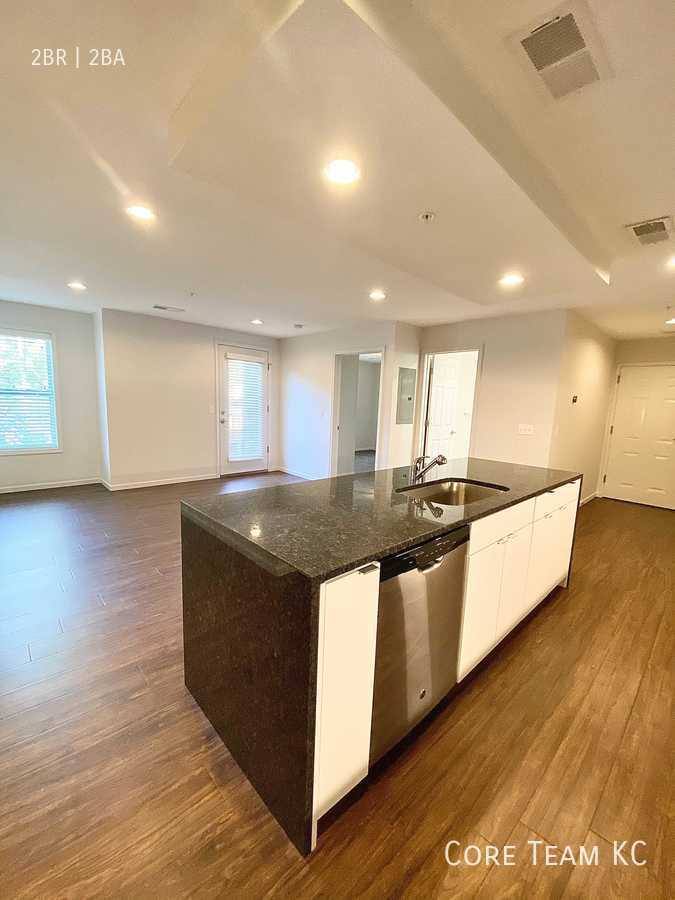 Condo for rent at 4445 Washington St #202, Kansas City, MO 64111