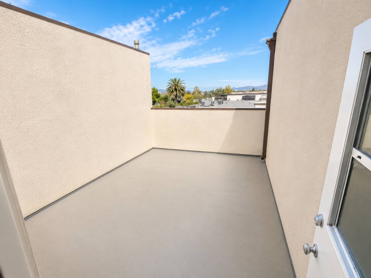Apartment for rent at 5405 Kester Ave, Van Nuys, CA 91411