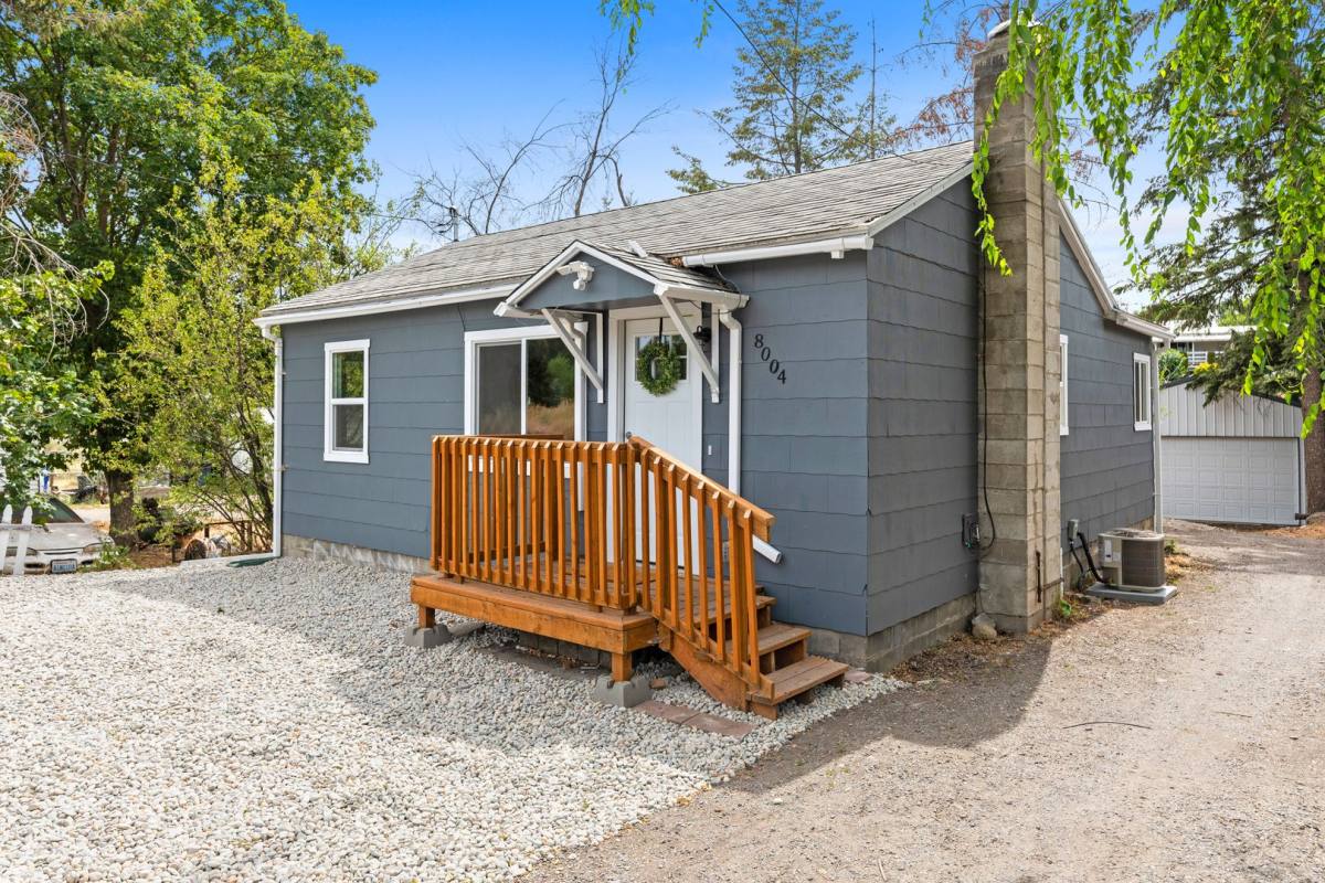 House for rent at 8004 E Broadway Ave, Spokane, WA 99212