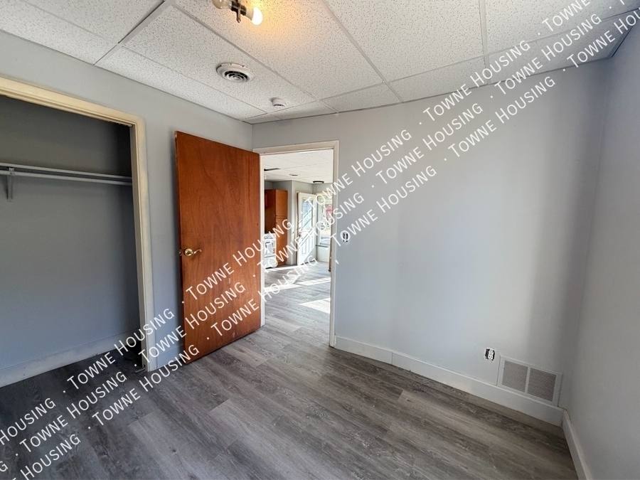 Apartment for rent at 336 E St #6, Buffalo, NY 14207