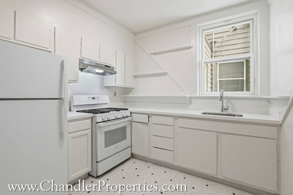 Apartment for rent at 1111 Pine St, San Francisco, CA 94109
