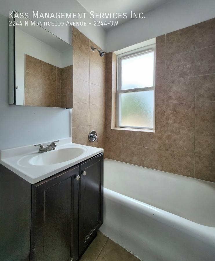 Apartment for rent at 2244 N Monticello Ave #3W, Chicago, IL 60647