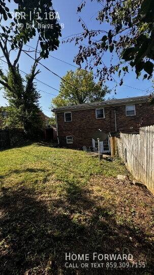 Apartment for rent at 1359 Dix Dr #B, Lexington, KY 40517