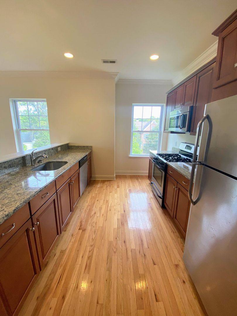 Apartment for rent at 95 Central Ave, Metuchen, NJ 08840
